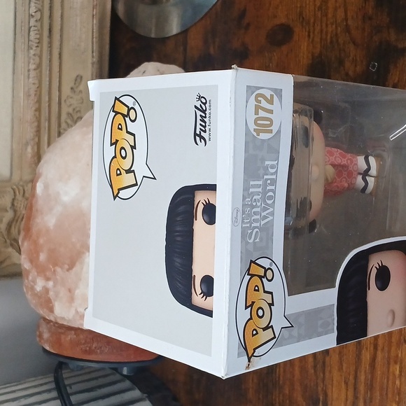 Funko Pop! It's a Small World Japan Vinyl Figure - Picture 3 of 7